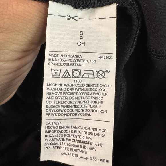 Old Navy Bike Shorts S Set of 2 Women Go Dry 8" Inseam Active Gym Travel - Picture 6 of 12